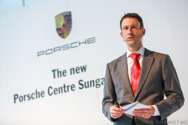 Porsche Arnt Bayer, CEO SDAP giving his opening speech