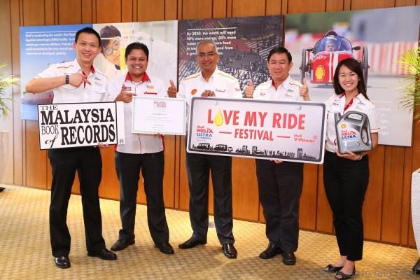 Shell Lubricants GM Leslie Ng and Shell Helx Brand Mngr Joanna Lean