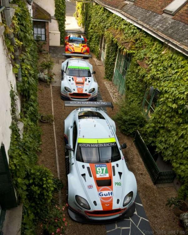 Aston_Martin_Hotel_de_France Courtyard