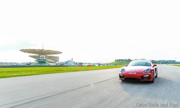 Porsche-Driving-Experience-11