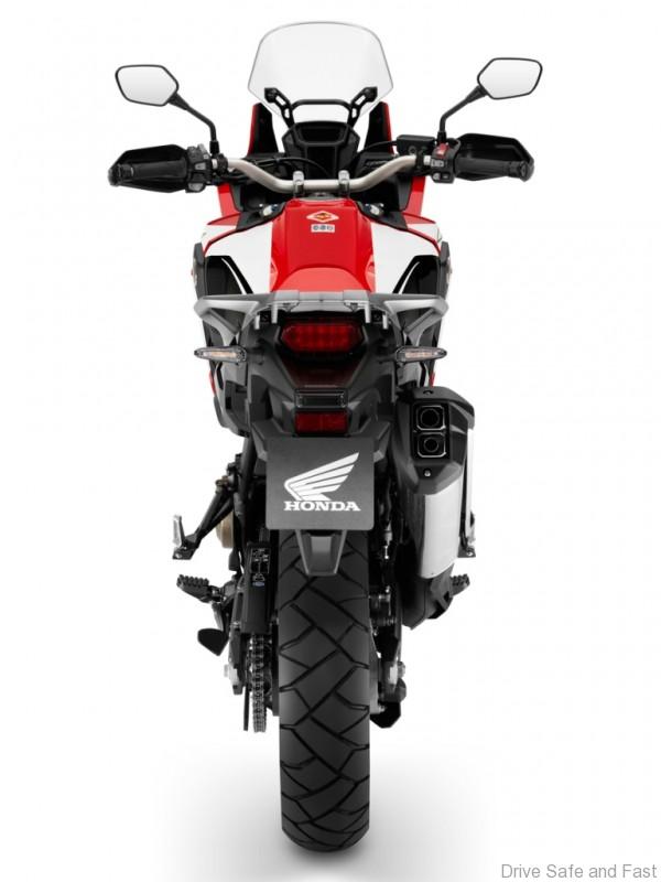 Honda_crf1000l_africa_twin_action2