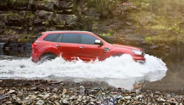 New Ford Everest-Water