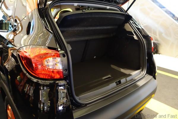Renault-Captur-Boot