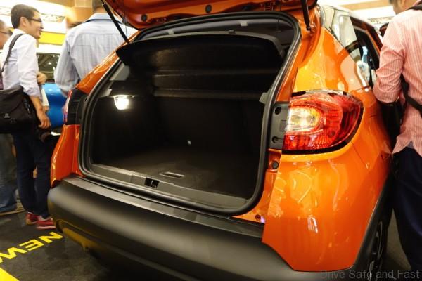 Renault-Captur-Boot2