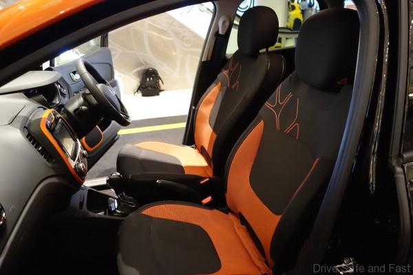Renault-Captur-Frontseats