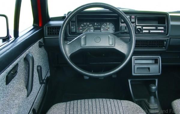 Volkswagen-Golf_I_1976_2