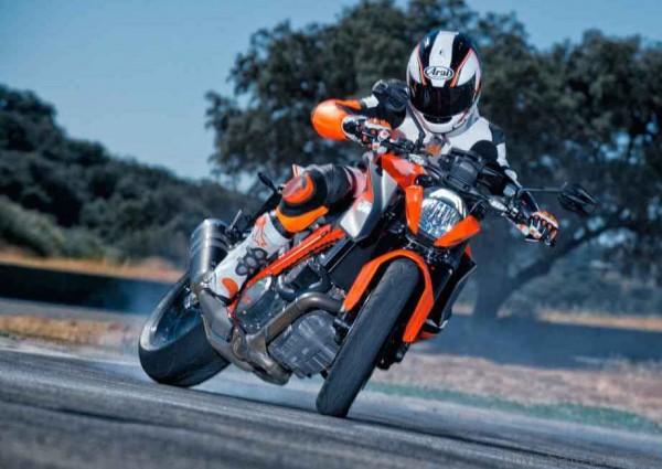 ktm-1290-super-duke-r01