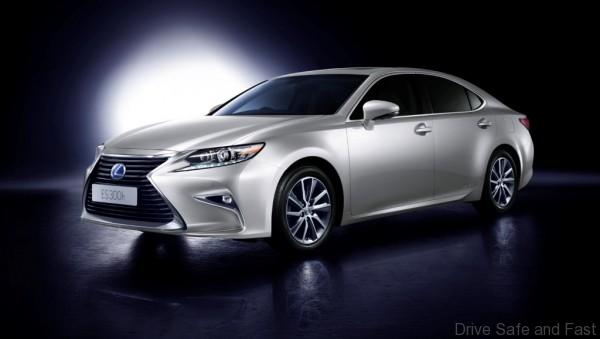 ES 300h-3-Quarter Front View