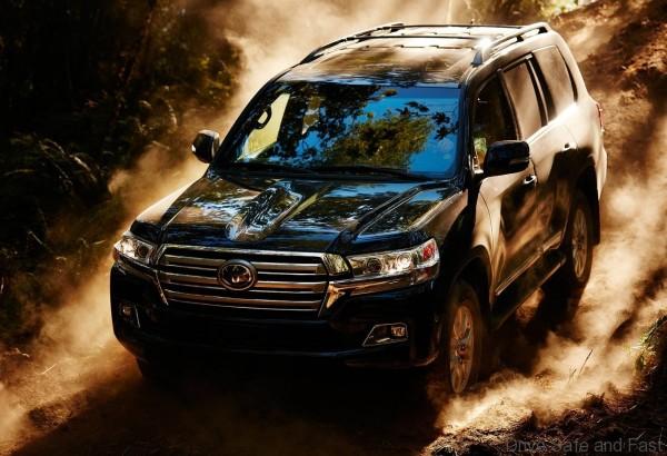 Toyota-Land_Cruiser_2016_11