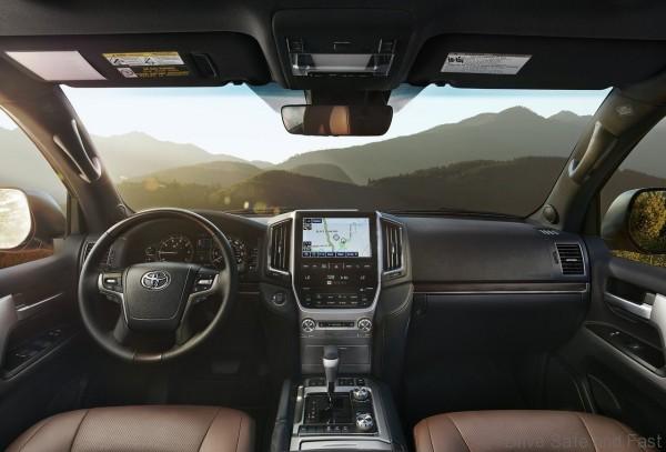 Toyota-Land_Cruiser_2016_12