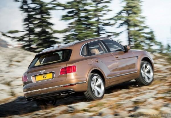 Bentley-Bentayga_2016_02