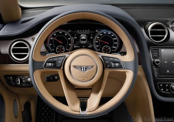 Bentley-Bentayga_2016_11