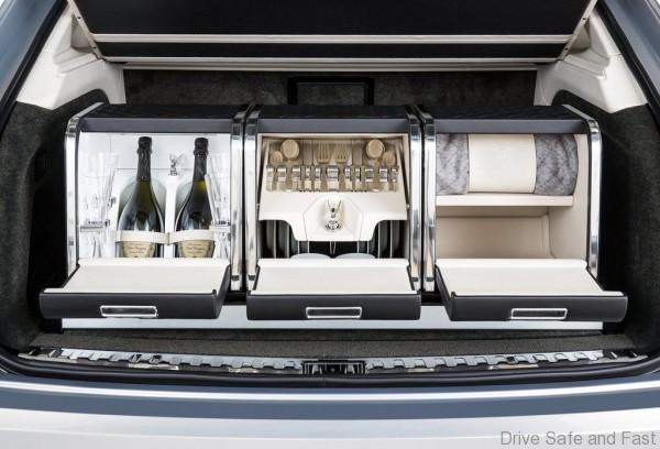 Bentley-Bentayga_2016_20