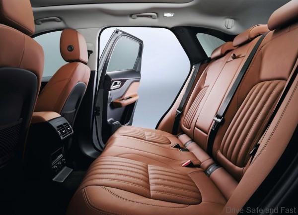 Jaguar-F-Pace_2017_1024x768_wallpaper_2f