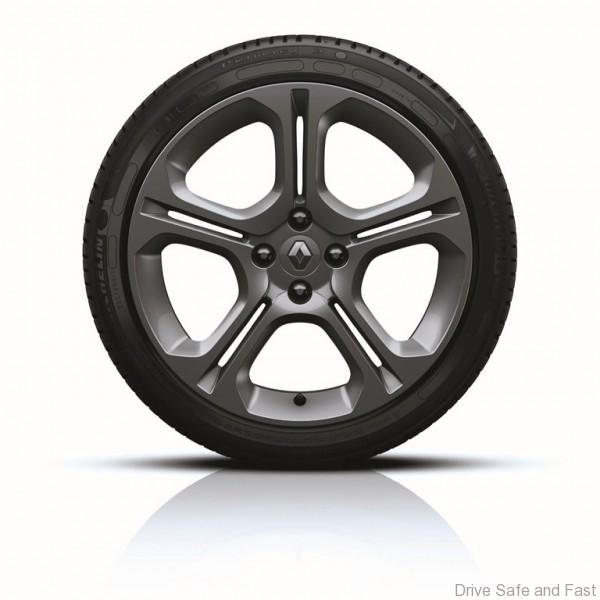 New Renault CLIO GT LINE_17-inch alloy wheels