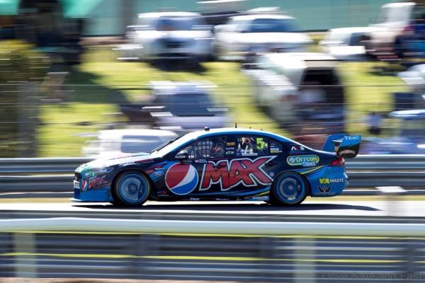 V8 SUPERCAR CHAMPIONSHIP SANDOWN