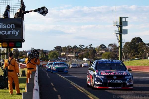 V8 SUPERCAR CHAMPIONSHIP SANDOWN