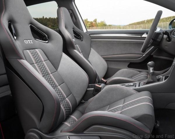 Volkswagen-Golf_GTI_Clubsport_2016_11