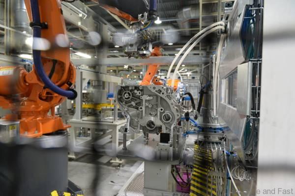 BMW MINI Plant Factory Engine Production (4)