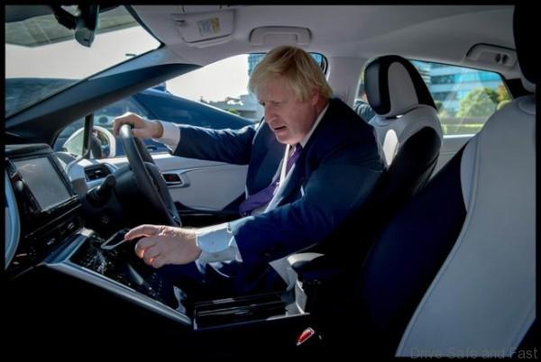 Mayor of London Toyota Mirai Boris Johnson (4)