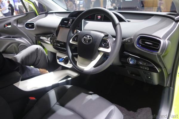 Prius-4