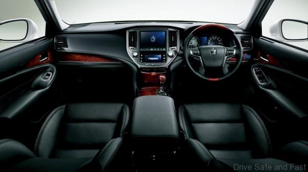 Toyota crown majesta11