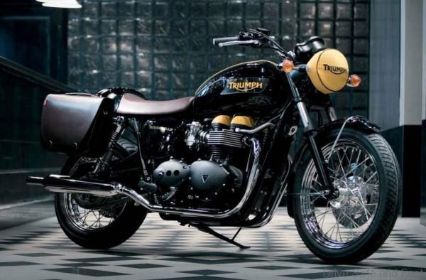 Triumph Bonneville2