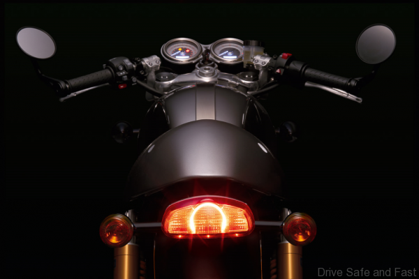 Triumph Bonneville3