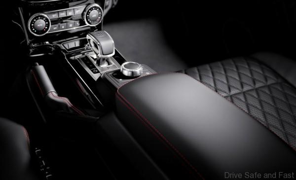 Mercedes-Benz G-Klasse, designo manufaktur, Interieur: designo Leder schwarz mit roten Zierähten Mercedes-Benz G-Klasse, designo manufaktur, interior: designo leather black with red topstiching