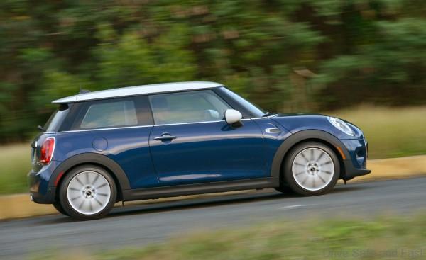 mini_cooper_2015b