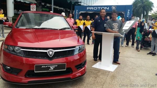 En Norzahid Zahudi,  CEO of PROTON Edar launching the contest