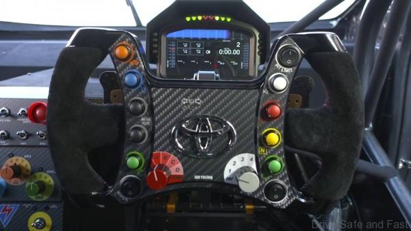 toyota-prius-supergt-004-1