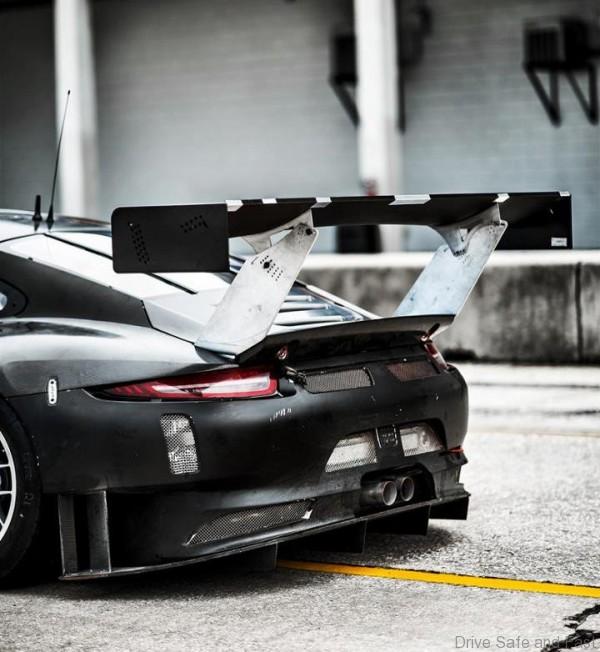 Porsche 911 GT3 R ‘Black Magic’12