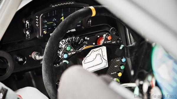 Porsche 911 GT3 R ‘Black Magic’7 (2)