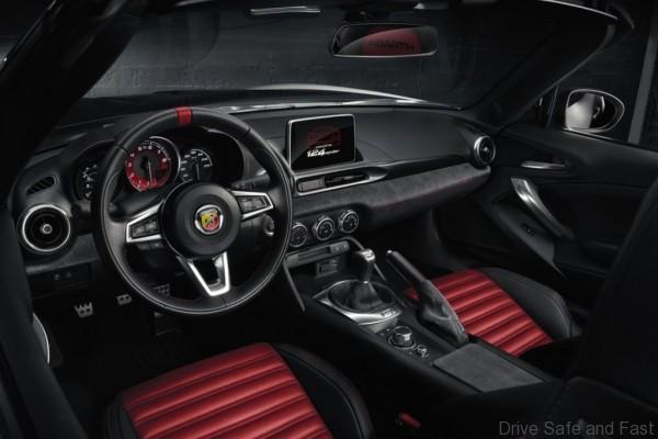 Fiat-124_Spider_Abarth_2017_1024x768_wallpaper_06