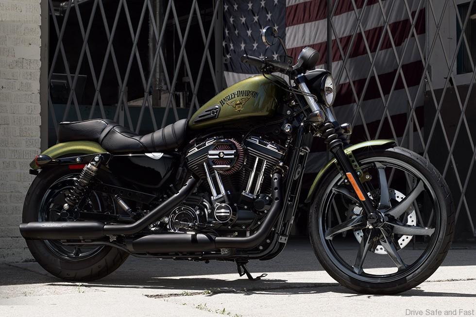  HARLEY  DAVIDSON  Iron  883 and Forty Eight Lead the Dark 