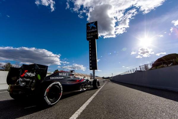 Circuit de Catalunya, Barcelona, Spain Thursday 3 March 2016. Fernando Alonso, McLaren MP4-31 Honda.  World Copyright: Zak Mauger/LAT Photographic ref: Digital Image _L0U5687