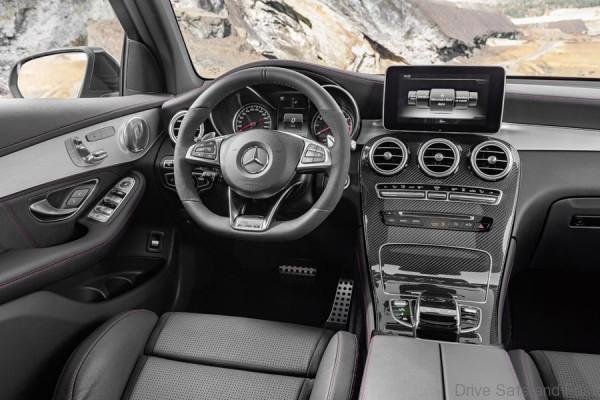 Mercedes-AMG GLC 43 (X 253), 2016 Exterieur: Obsidianschwarz; Interieur: Leder Schwarz, Performance Sitze Kraftstoffverbrauch kombiniert (l/100 km): 8,3 CO2-Emissionen kombiniert (g/km): 189 exterior: obsidian black; interior: leather black, performace seats Fuel consumption, combined (l/100 km): 8.3 CO2 emissions, combined (g/km): 189