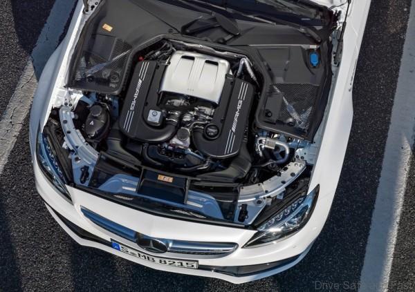 Mercedes-Benz-C63_AMG_Cabriolet_2017_1024x768_wallpaper_15