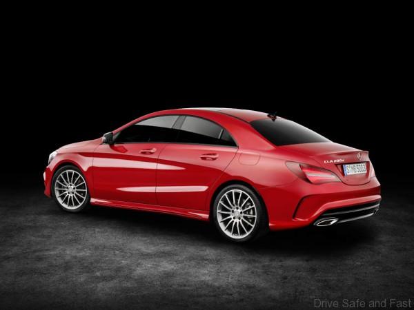 Mercedes-Benz CLA 200d 4MATIC Coupé (C117) 2016. Jupiterrot, Interieur Leder schwarz. Kraftstoffverbrauch (l/100 km) innerorts/außerorts/kombiniert: 5,5/4,0/4,6  CO2-Emissionen kombiniert: 119 g/km Mercedes-Benz CLA 200d 4MATIC Coupé (C117) 2016. Jupiter red, Interior: black leather. Fuel consumption (l/100 km) urban/ex urban/combined: 5.5/4.0/4.6  combined CO2 emissions: 119 g/km