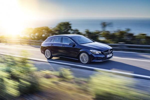 Mercedes-Benz CLA 250 4MATIC Shooting Brake (X117) 2016. Canvasitblau, Interieur schwarz-beige. Kraftstoffverbrauch (l/100 km) innerorts/außerorts/kombiniert: 8,7/5,5/6,7;  CO2-Emissionen kombiniert: 154 g/km Mercedes-Benz CLA 250 4MATIC Shooting Brake (X117) 2016. Canvasite blue, Interior black-beige. Fuel consumption (l/100 km) urban/ex urban/combined: 8.7/5.5/6.7;	combined CO2 emissions: 154 g/km