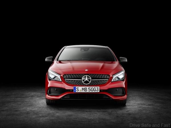 Mercedes-Benz CLA 200d 4MATIC Coupé (C117) 2016. Jupiterrot, Interieur Leder schwarz. Kraftstoffverbrauch (l/100 km) innerorts/außerorts/kombiniert: 5,5/4,0/4,6  CO2-Emissionen kombiniert: 119 g/km Mercedes-Benz CLA 200d 4MATIC Coupé (C117) 2016. Jupiter red, Interior: black leather. Fuel consumption (l/100 km) urban/ex urban/combined: 5.5/4.0/4.6  combined CO2 emissions: 119 g/km