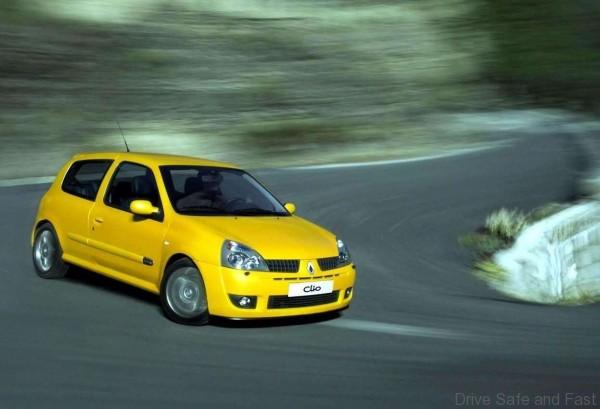Renault-Clio_Renault_Sport_2_0_16V_2004