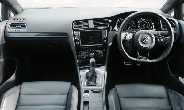 Volkswagen-Golf-R - 10