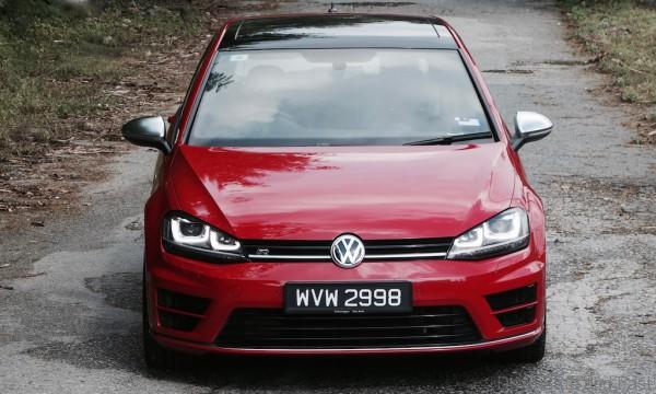 Volkswagen-Golf-R - 4