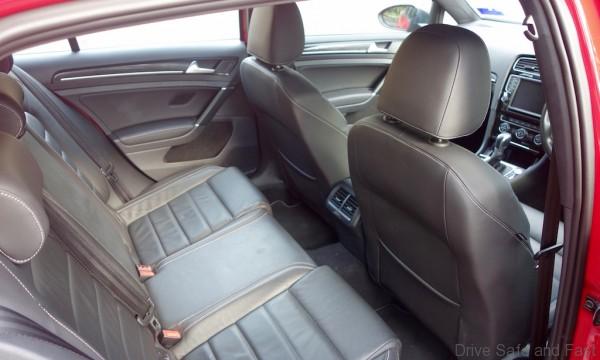 Volkswagen-Golf-R - 9