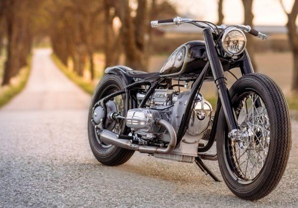 BMW-R5-Hommage-And-BMW-2002