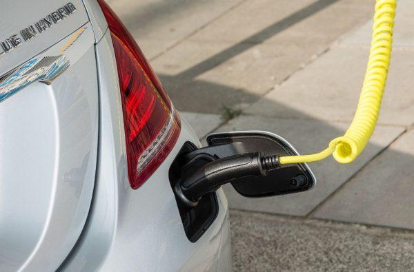 wireless charging mercedes1