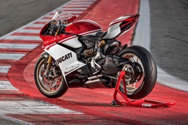 Ducati-1299-Panigale-S-Anniversario-2