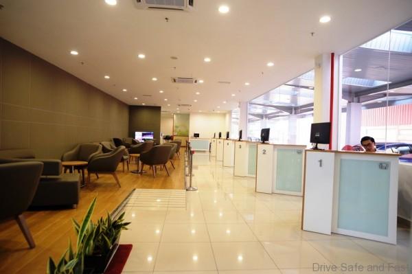 04-syarikat-tan-eng-ann-honda-3s-centre_comfortable-customer-lounge